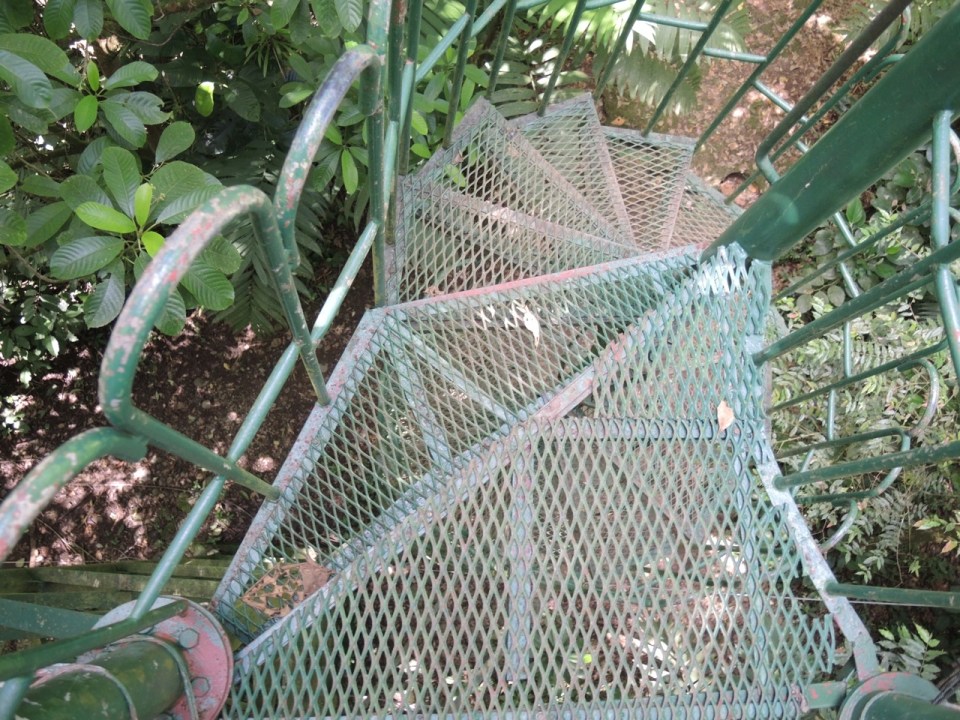 The spiral staircase to the trail (2/3rd way across the bridge).